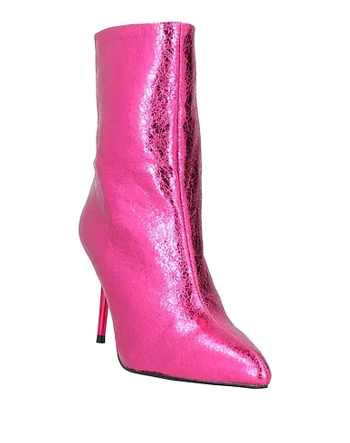 Pinke Metallic-Stiefelette mit Stilettoabsatz, Produktfoto auf Weiß